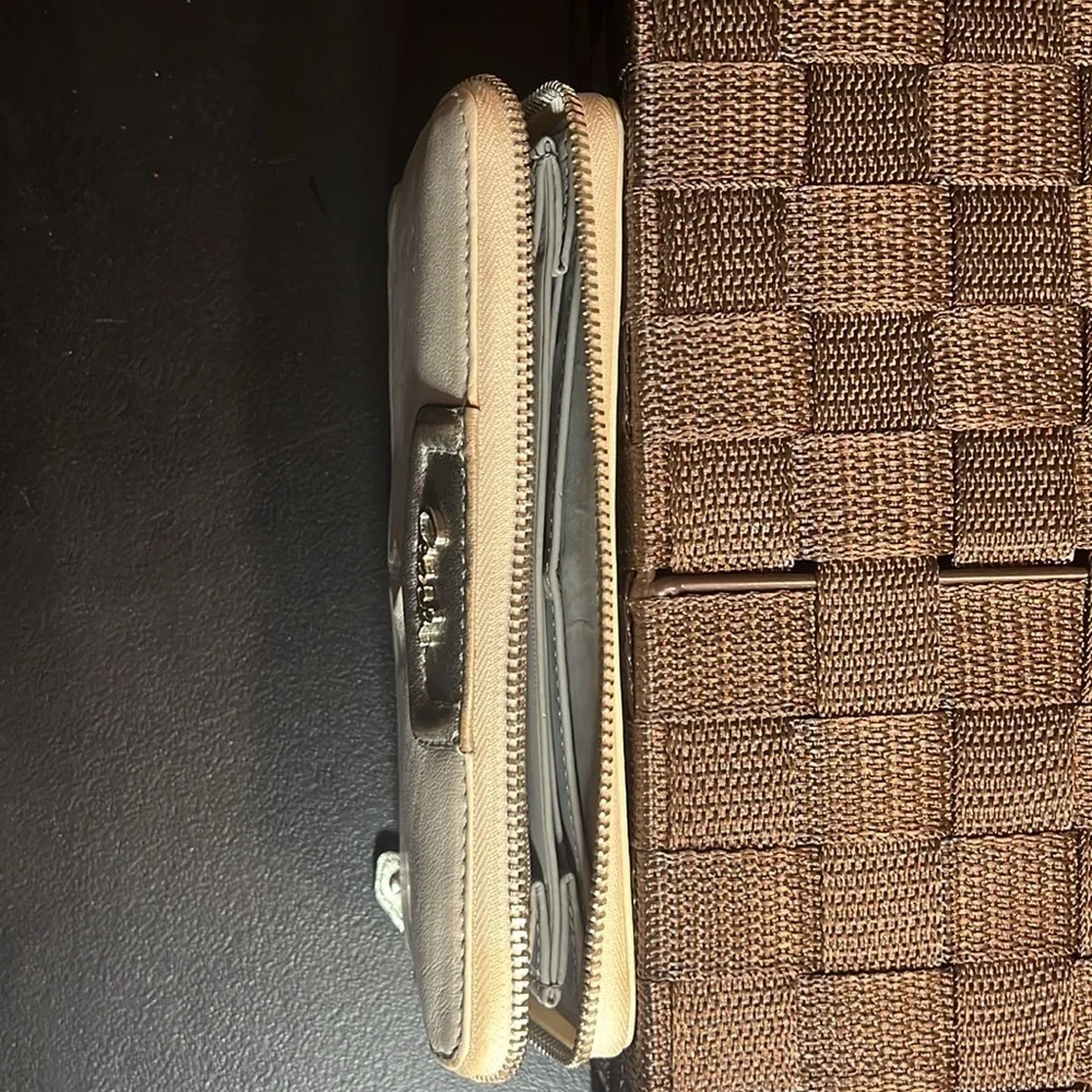 COACH CREAM PEWTER LONG WALLET PREOWNED